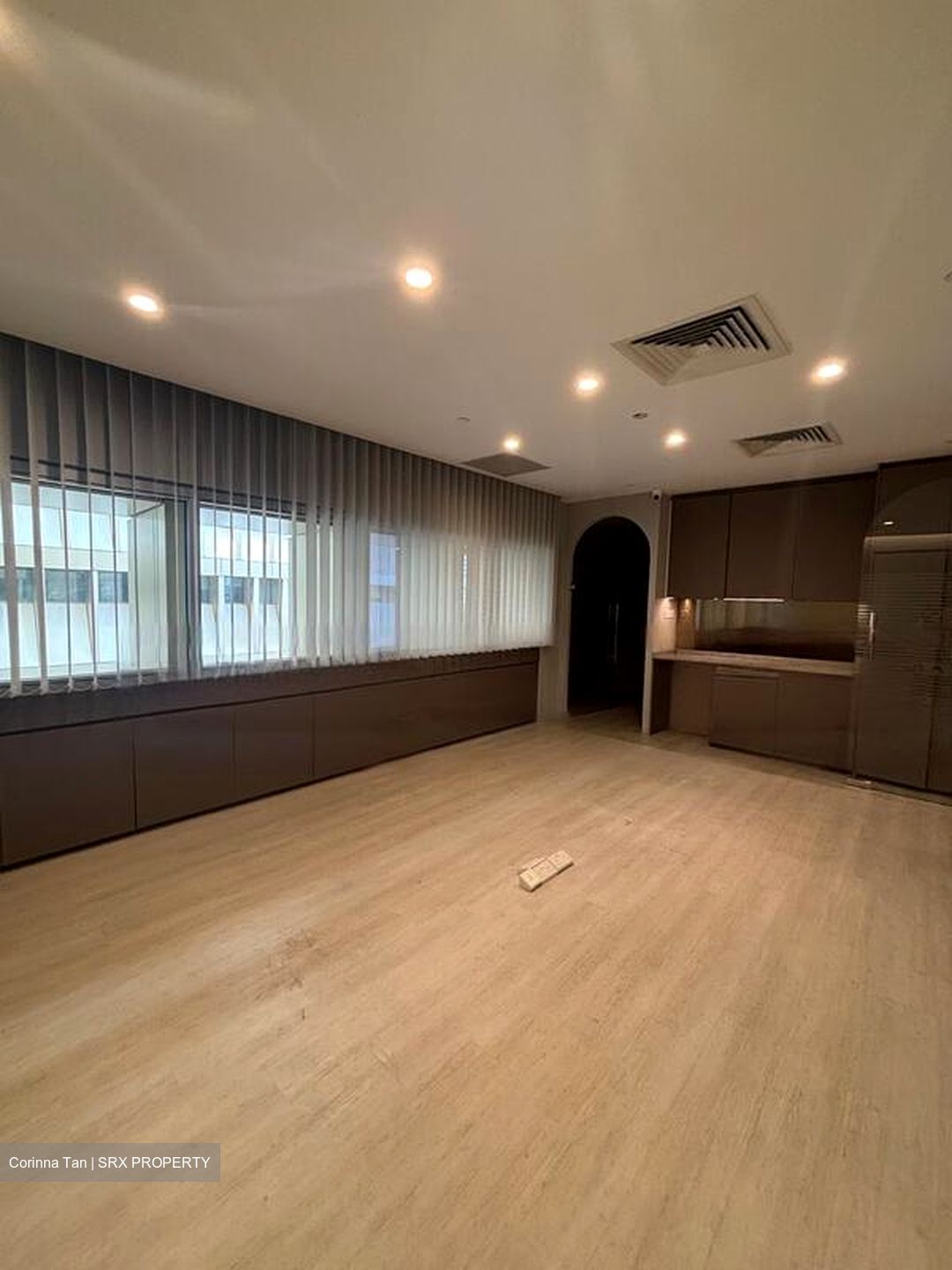 111 Somerset (D9), Office #484828001